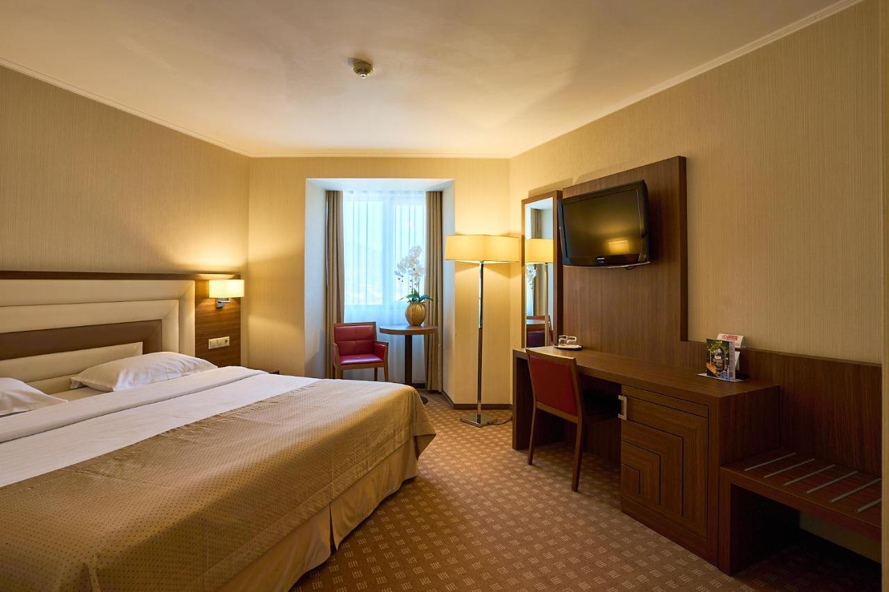 Central Plaza Hotel Πιάτρα Νέαμτς Εξωτερικό φωτογραφία